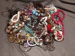 Jewelry Lot 5 Lbs 11 Oz Mixed Vintage Modern Chains Necklace Variety Fashion
